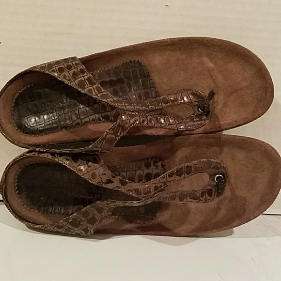 DONALD J. PLINER LEATHER THONG SANDALS (sz 8) - Picture 6 of 6